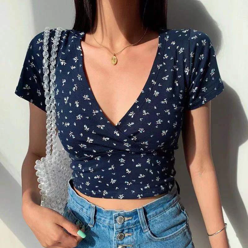 

2021 New Summer Women Sexy V Neck Print T-shirts Vintage Short Design Above Belly Slim Tops Ladies Short Sleeve Tops Tee