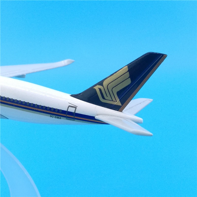 Модель самолета 16 см авиакомпании Singapore Airlines модель из металлического сплава с