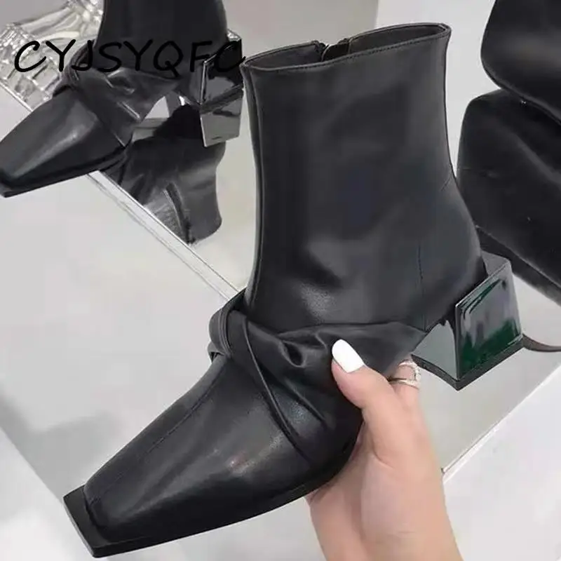 

Новинка, осенне-зимние женские ботинки, с квадратным носком, украшенные бантом, модные ботинки телесного цвета, модная женская обувь на сред...