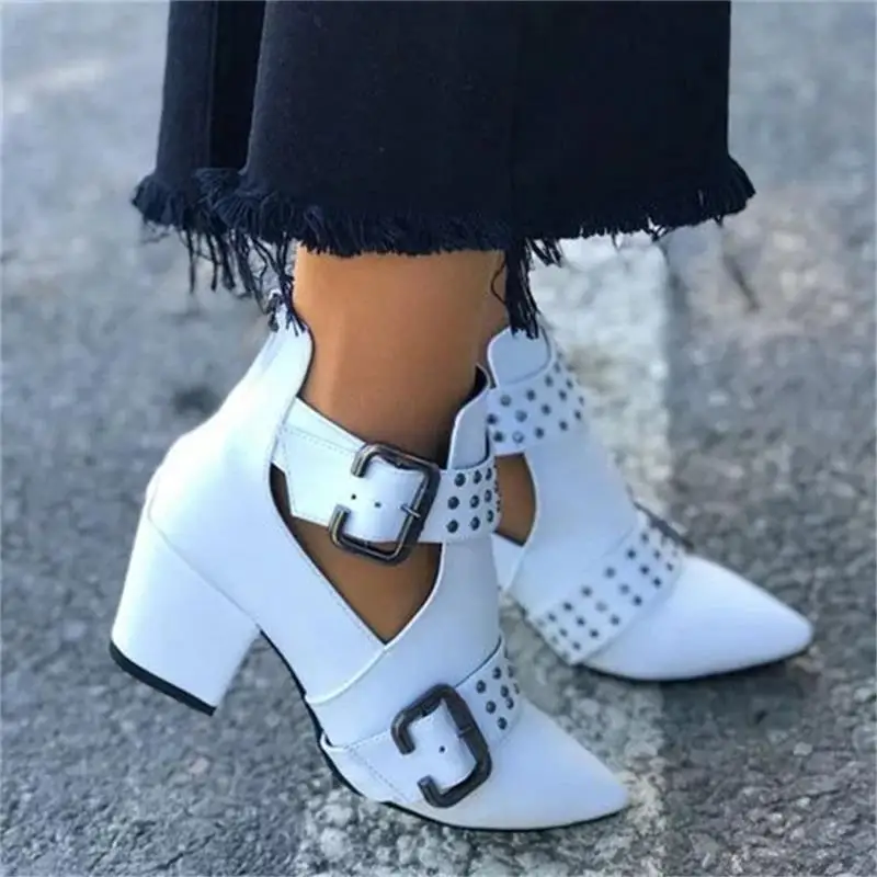 

Pointed Toe Large Size Rivet Short Boots Women's Autumn2021New Belt Buckle Women's Leather Boots Fashion All-match Women's Boots