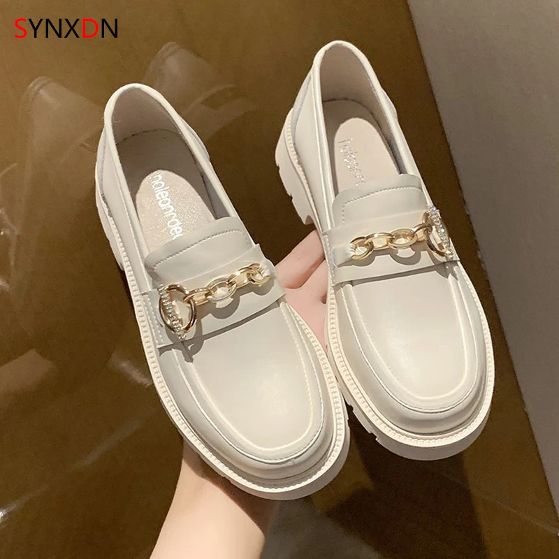 

SYNXDN Leather Platform Loafers Ladies Slip On Brogue Shoes Women's Casual Oxfords Shoes Creepeers Chain Ladies Spring Footwear