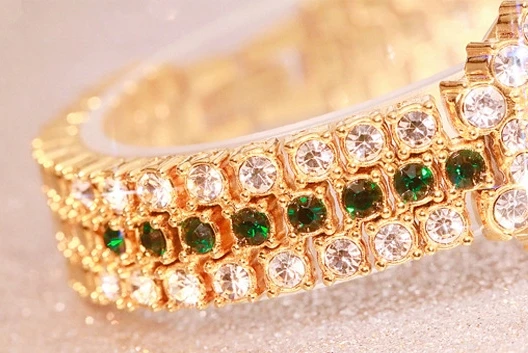 

Woman Watches Quartz Ladies Watch Diamonds Bracelet Watch Green Stone Gold Waterproof Montre Femme Montre Rhinestone Wristwatch
