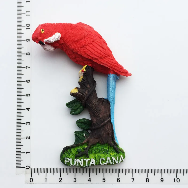 Магнит на холодильник сувенирная Соломенная шляпка в стиле милитари из