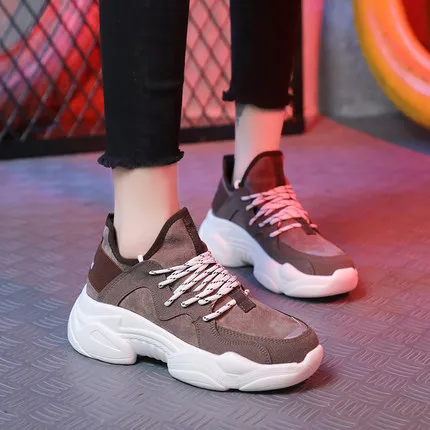 Новая повседневная обувь женские кроссовки для папы Женская дышащая замшевая на