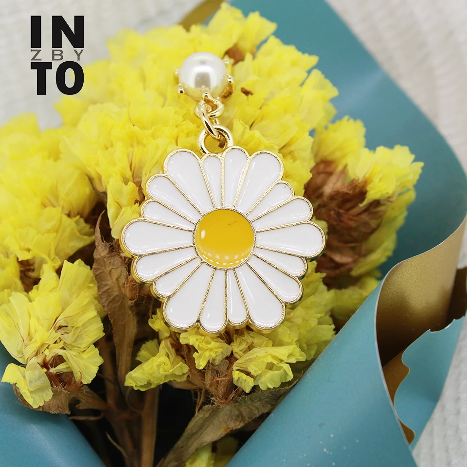 В эмалевые эпоксидные белые серьги-Маргаритки элегантные маленькие жемчужные