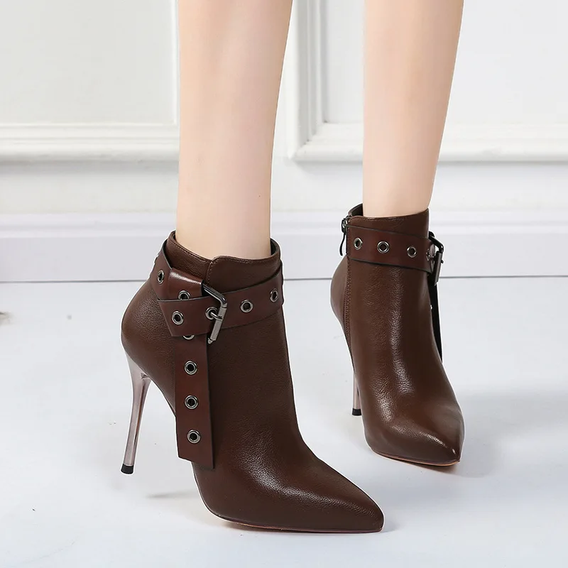 

Women's Shoes