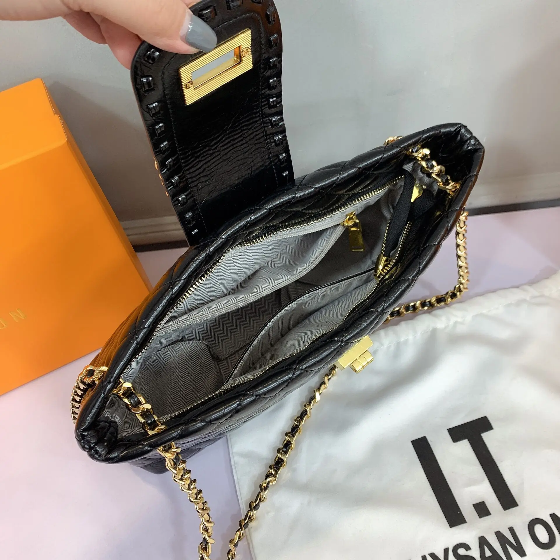 

NOWEIQU 2021Women Leather Handbags Vintage Female Shoulder Bag Ladies Desinger Large Tote Bags for Girl Crossbody Bags Black Bag