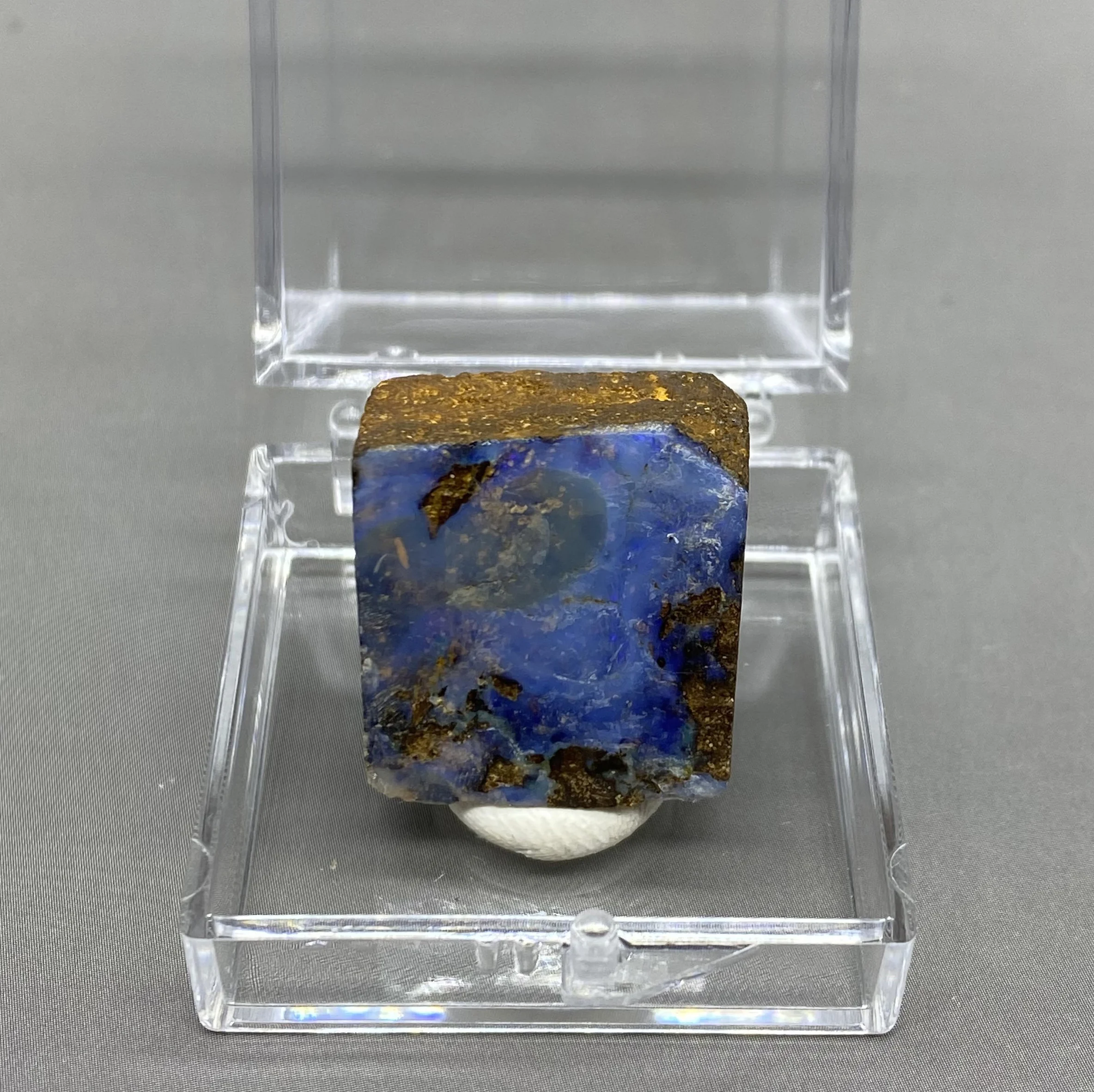 

100% natural rare Australian iron opal (photographed in wet water state) gem mineral specimen quartz gemstones box size 3.4 cm