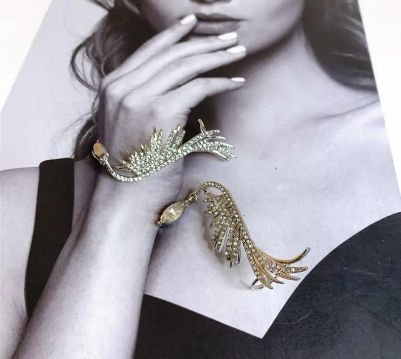 Роскошные женские серьги-клипсы со сверкающими кристаллами | Украшения и