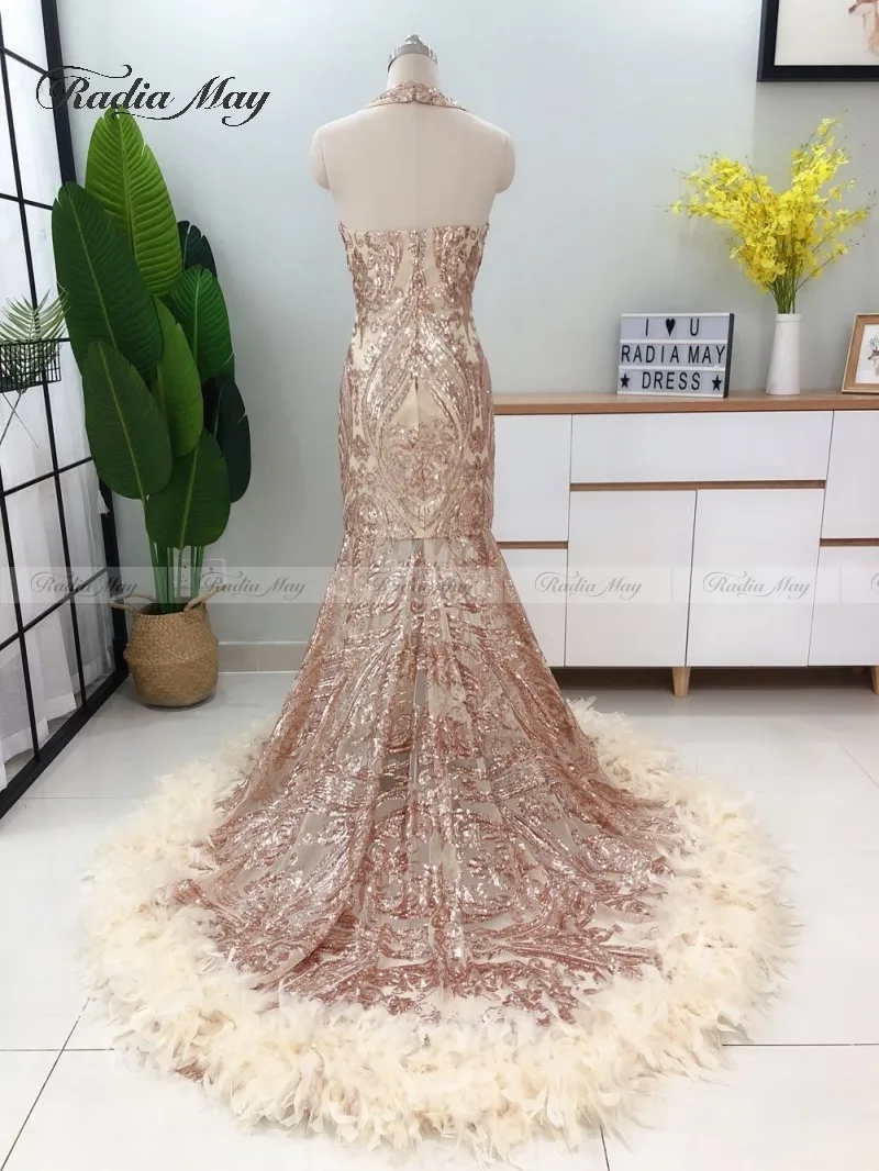 Женское длинное платье с юбкой годе розовое золотистое блестящее V образным