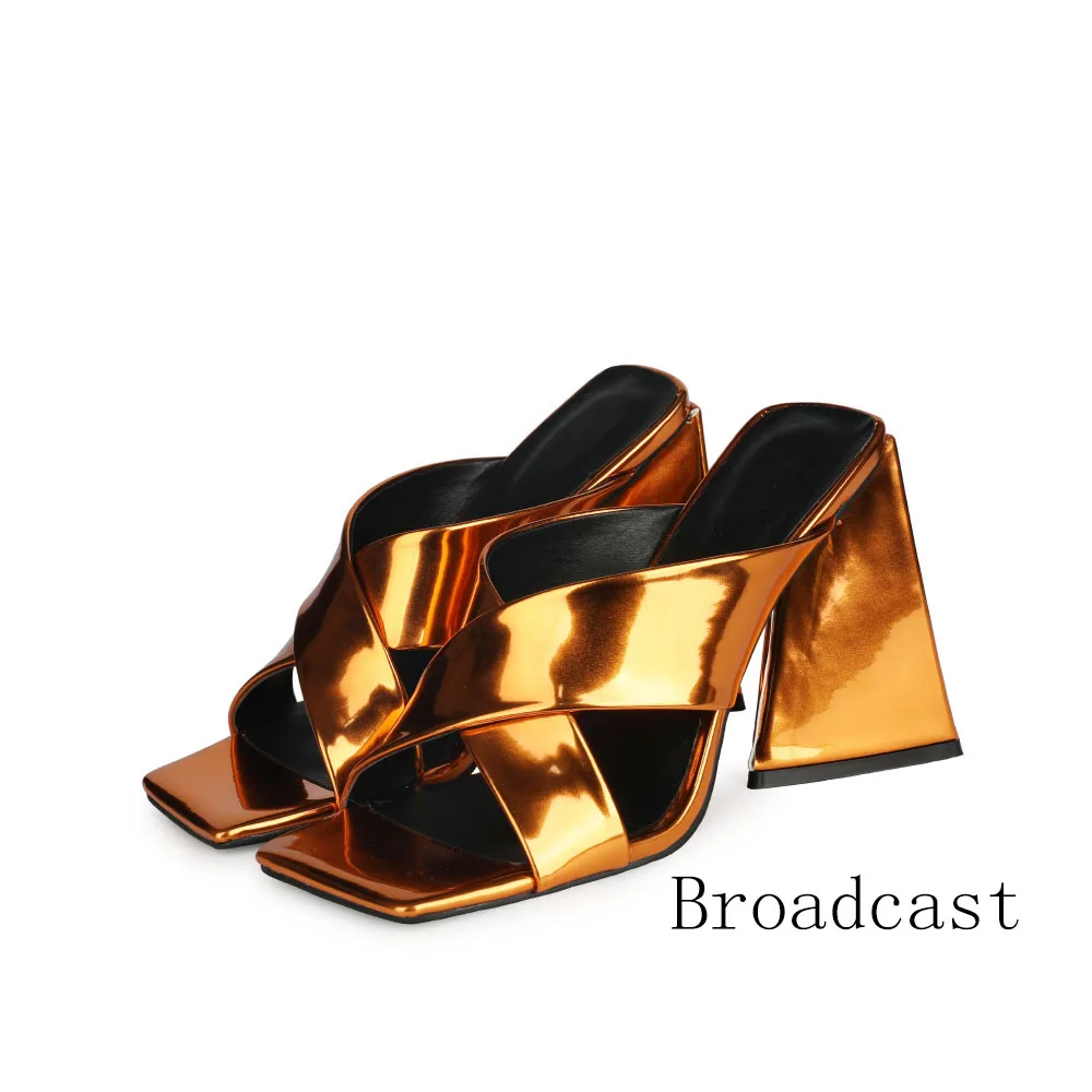 Broadcast Spring and Summer Womens New European and American Style PU Fashion Womens Thick Heel Square Toe Slippers