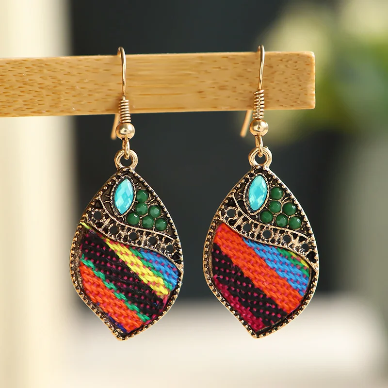 

New Earrings Women's Water Drop Shaped Rice Bead Inlaid Diamond Earrings Color Woven Earrings