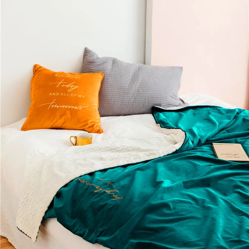 

Thickened warm winter blanket coral fleece Zipper cloak blanket blanket for nap sofa lazy office flannel blanket