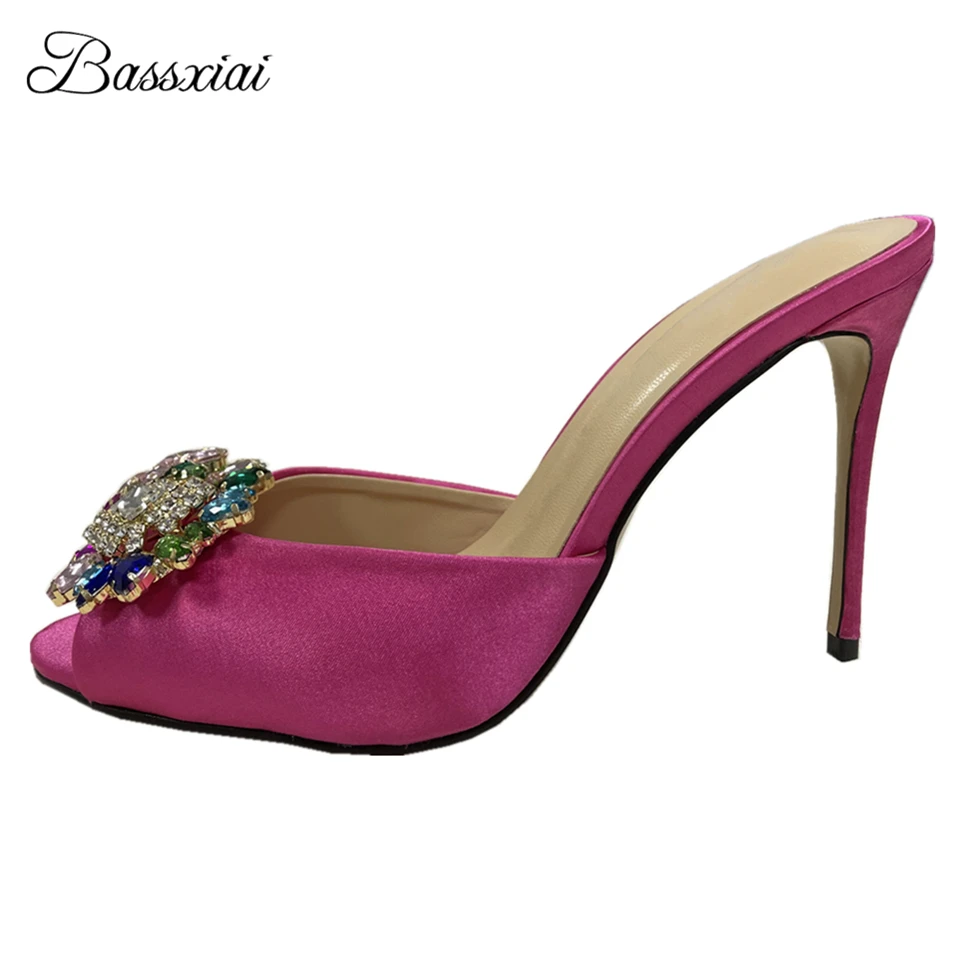 Женские атласные туфли на шпильке с открытым носком и стразами | Обувь