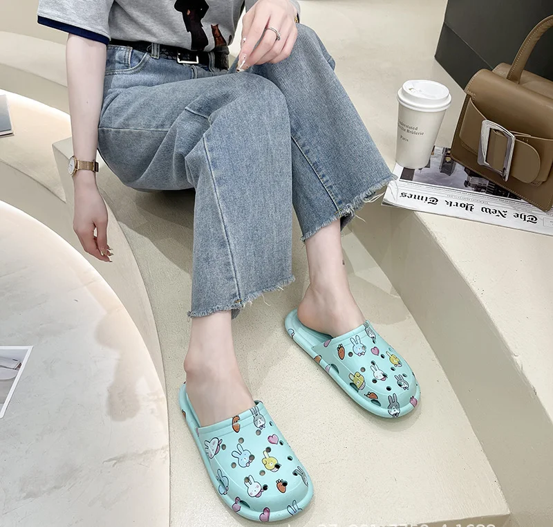 

Women's shoes summer flat beach slippers jelly beach sandals casual women's slippers hollow women's shoes 2020 women's sandals