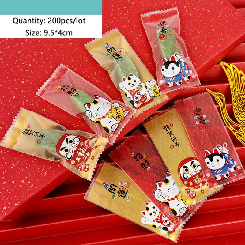 

AQ 200pcs/lot Chinese Lucky Cat Nougat Candy Packaging Bag Red Chinese Style Greetings 4In1 Favor Sugar Snack Food Packaging