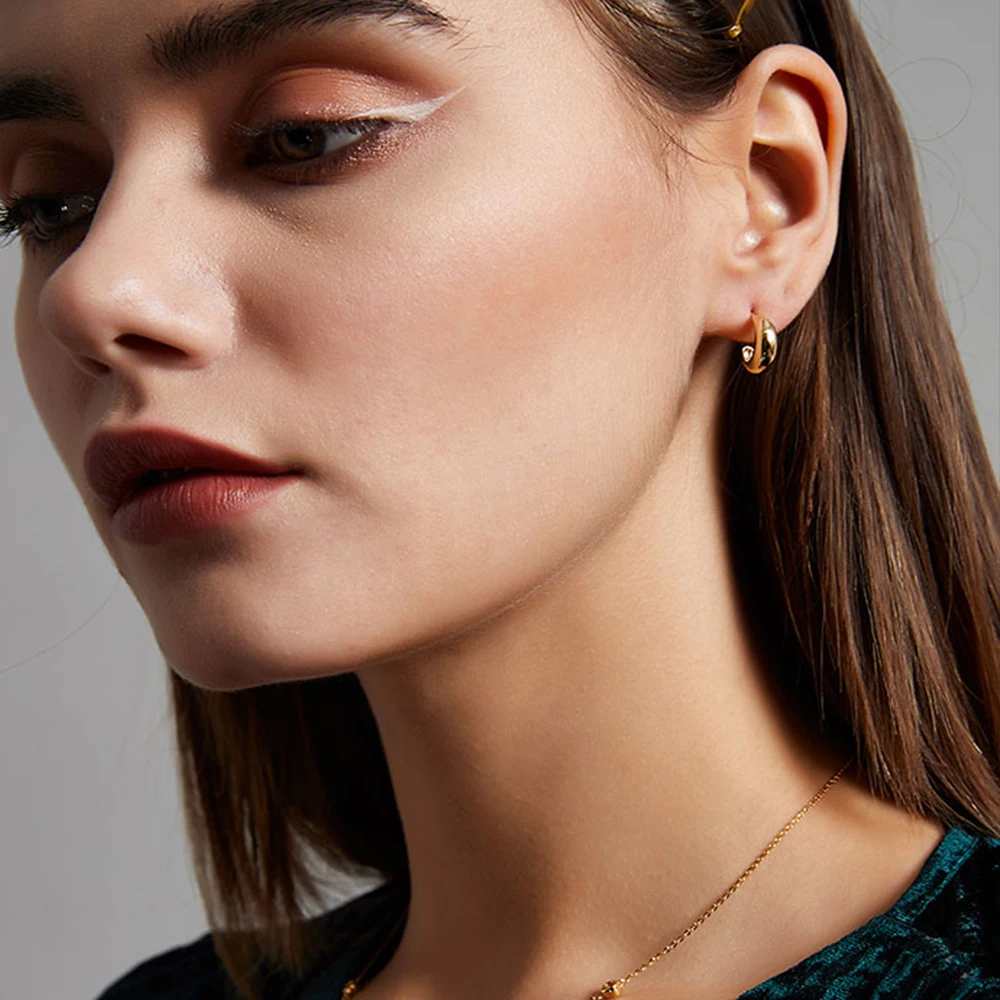 

Fashion simple geometric moon metal stud earrings women temperament birthday party earrings jewelry gifts
