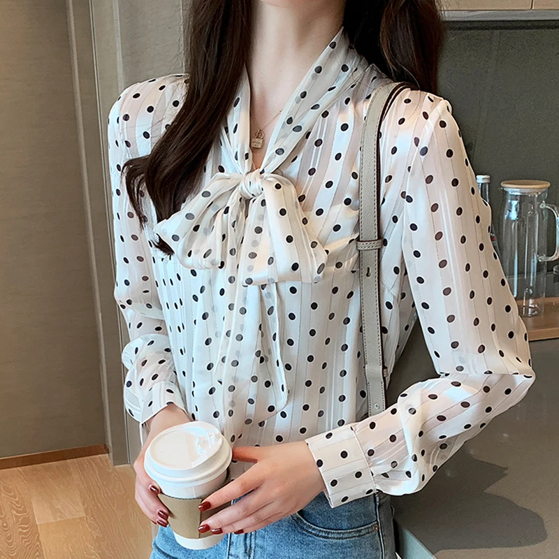 

New Fashion 2019 Elegant Loose Women Blouses Casual Women Tops Bow Polka Dot Long Sleeve V-neck Chiffon Women Clothing 5690 50