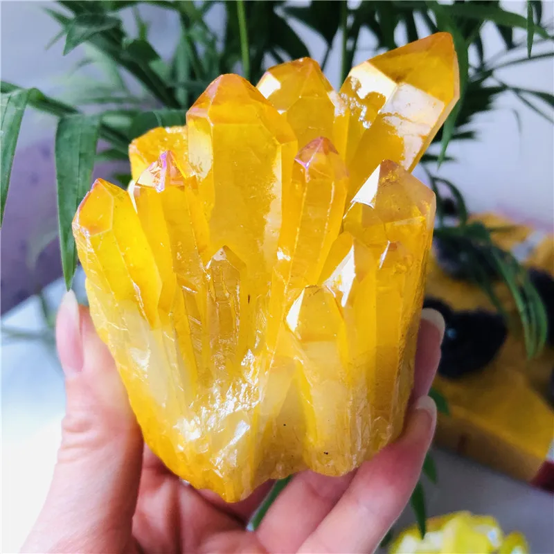 

100-230g Rare and beautiful specimens of quartz crystal clusters of yellow flame halos