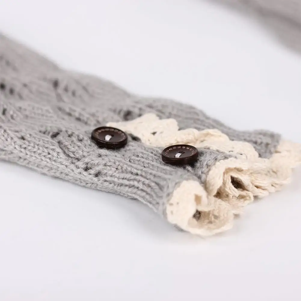 Женские перчатки с кружевными полями и узором в виде листьев теплые вязаные на