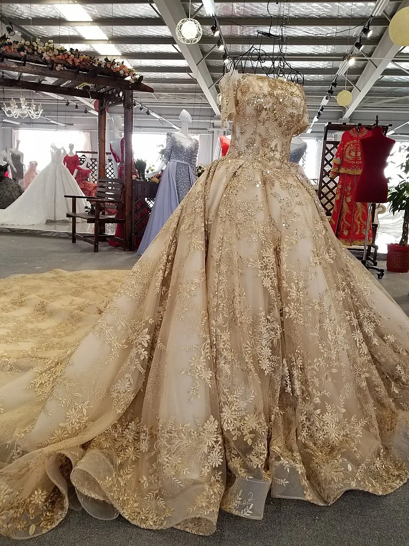 Arabic Dubai Ball Gown Fluffy Wedding Dresses Gold Lace Crystal Beaded Luxury Wedding Gowns Bridal Dress 2020 New