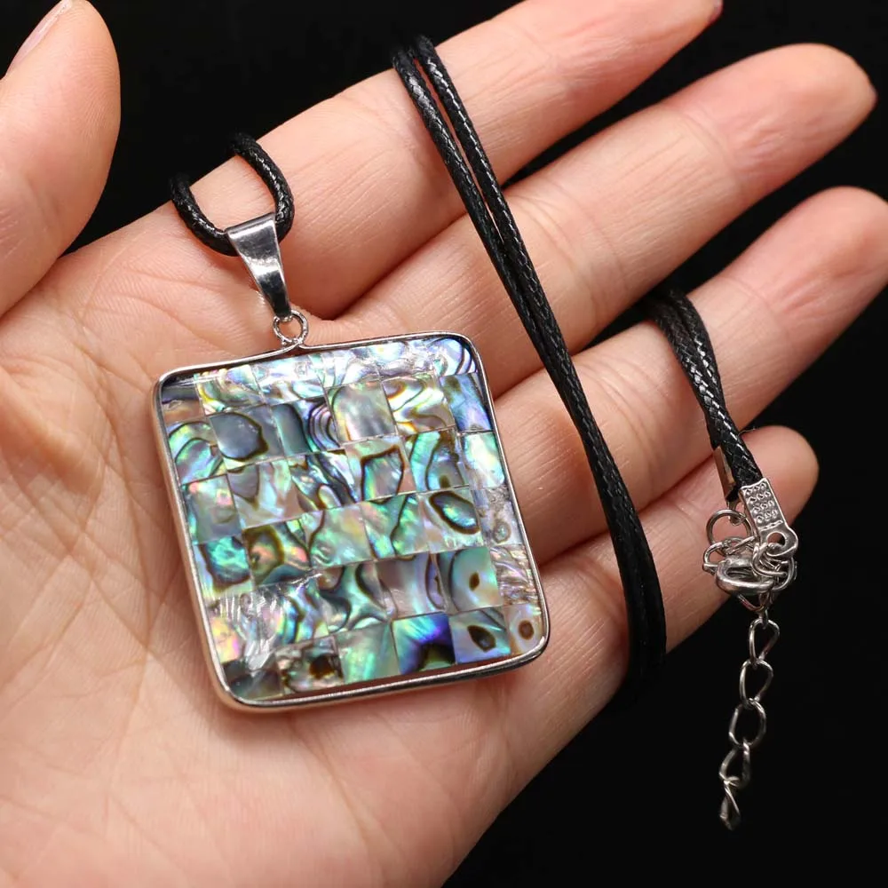 

Natural Abalone Charm Necklace Simple Square Shape Freshwater Shell Pendant Alloy Edge Necklace Jewelry for Women Gifts