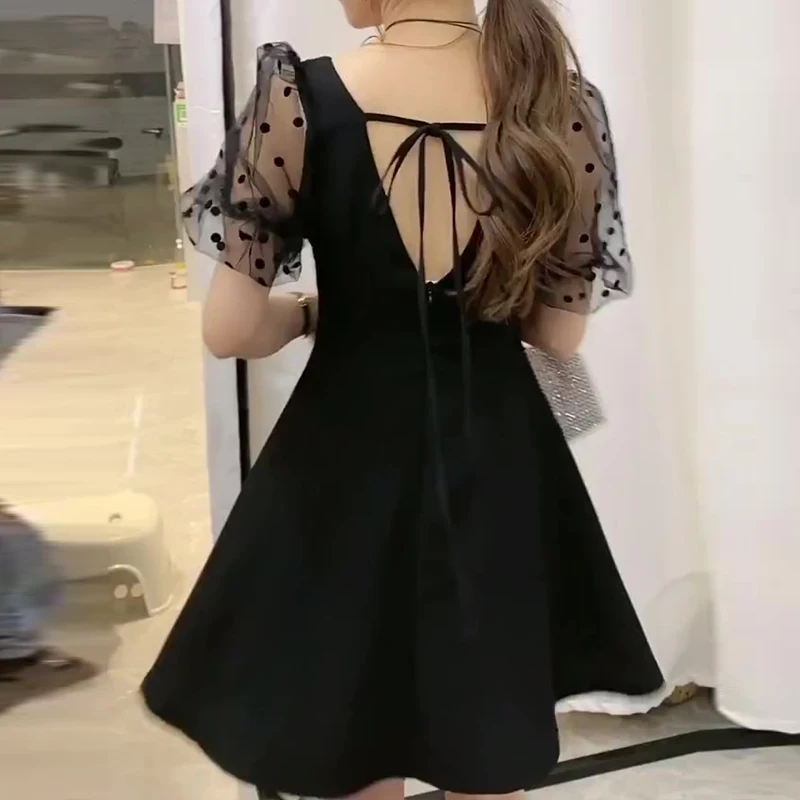 Женское платье с квадратным вырезом черное Сетчатое составного кроя в