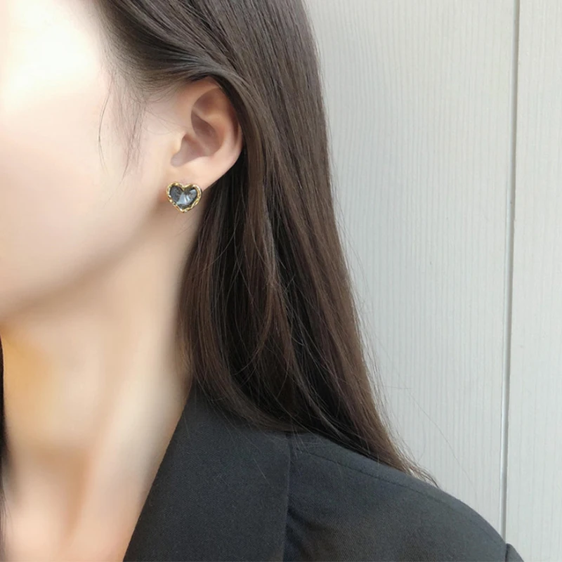 Серьги-гвоздики в форме сердца из Пномпеня | Украшения и аксессуары