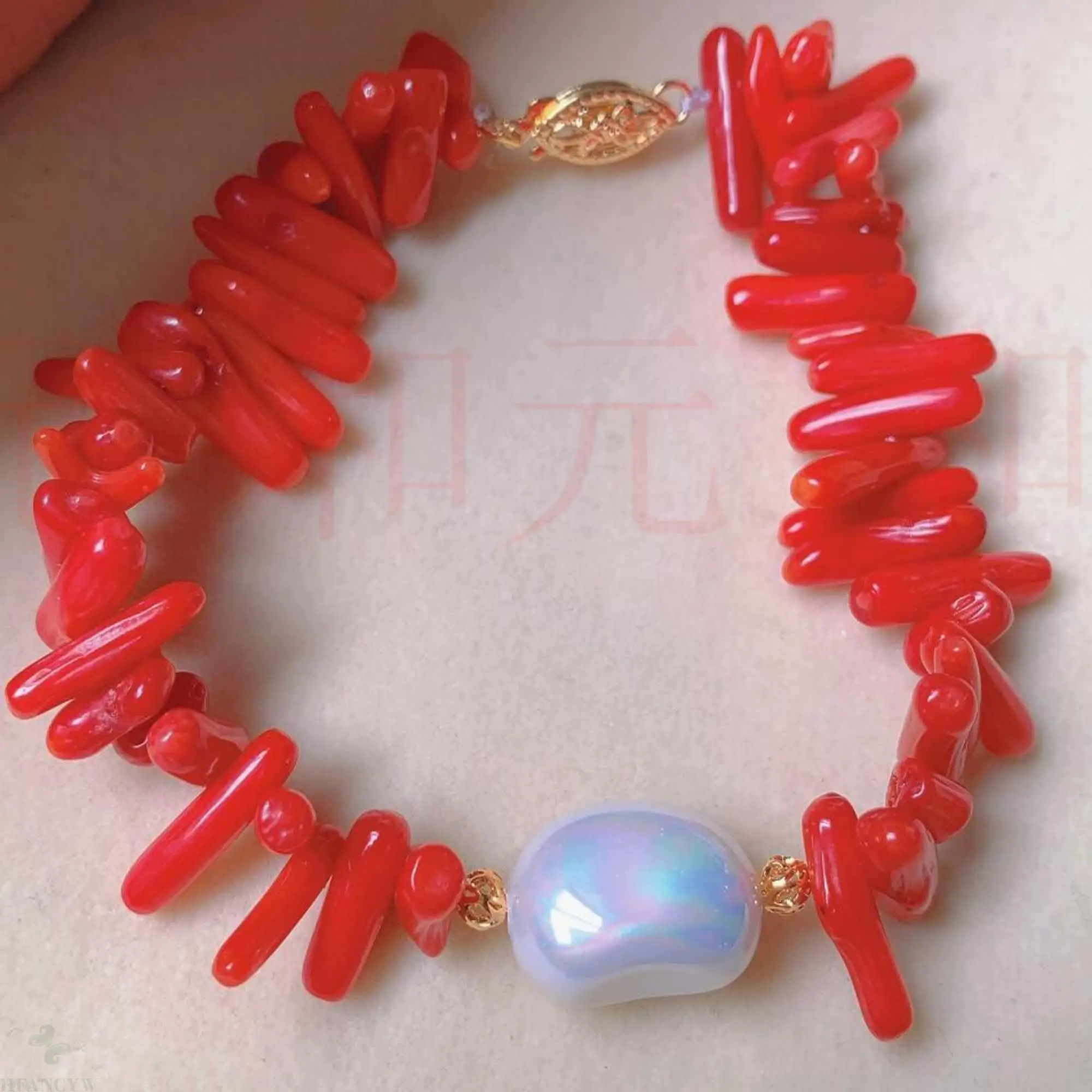 

Fashion shell white block pearl Red Coral Gold bracelet gift Restore Elegant Beaded Relief Cuff Colorful Mental Seven Chakras