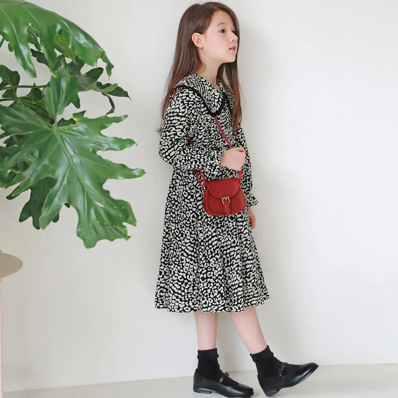 Повседневное платье с длинными рукавами и леопардовым принтом для