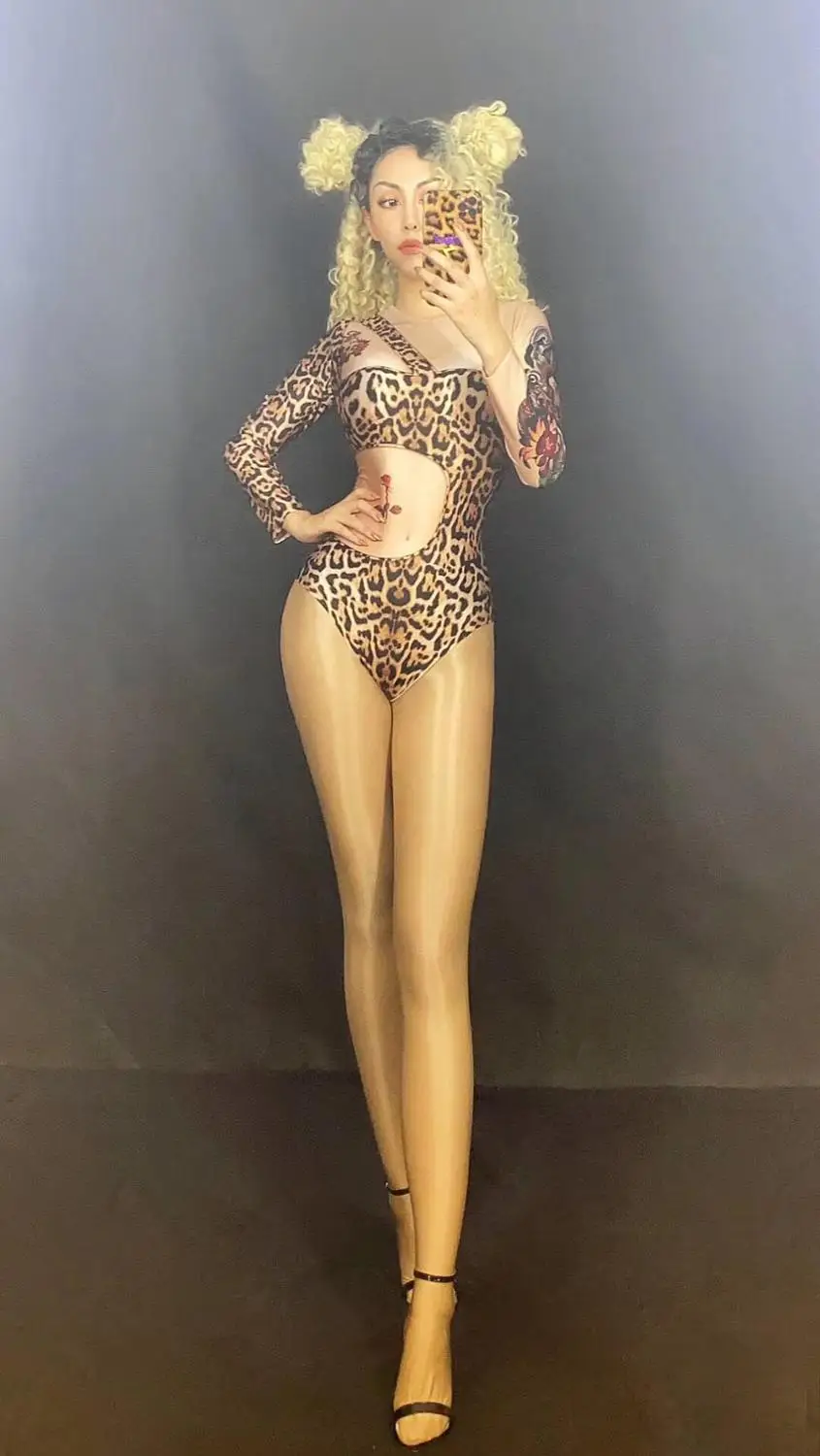

2022 Women Sexy Stage Dance Costume Nightclub Female Singer Show Bright Leopard Long Sleeves High Street Wear Bodysuits