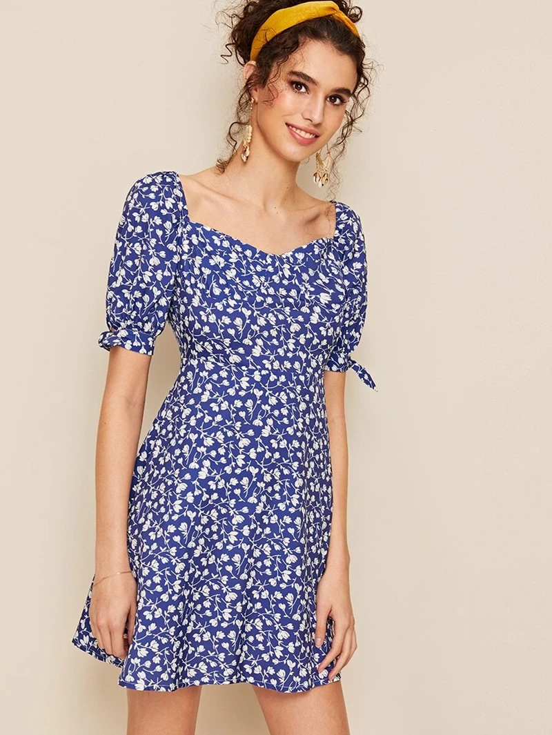 

Sweetheart Dress Knot Cuff Shirred Ditsy Floral Women A-Line Puff Sleeve Square Collar Sweet Knee-Length
