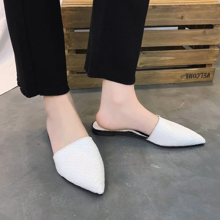 Туфли женские летние с острым носком повседневные шлепанцы без задника фигуркой