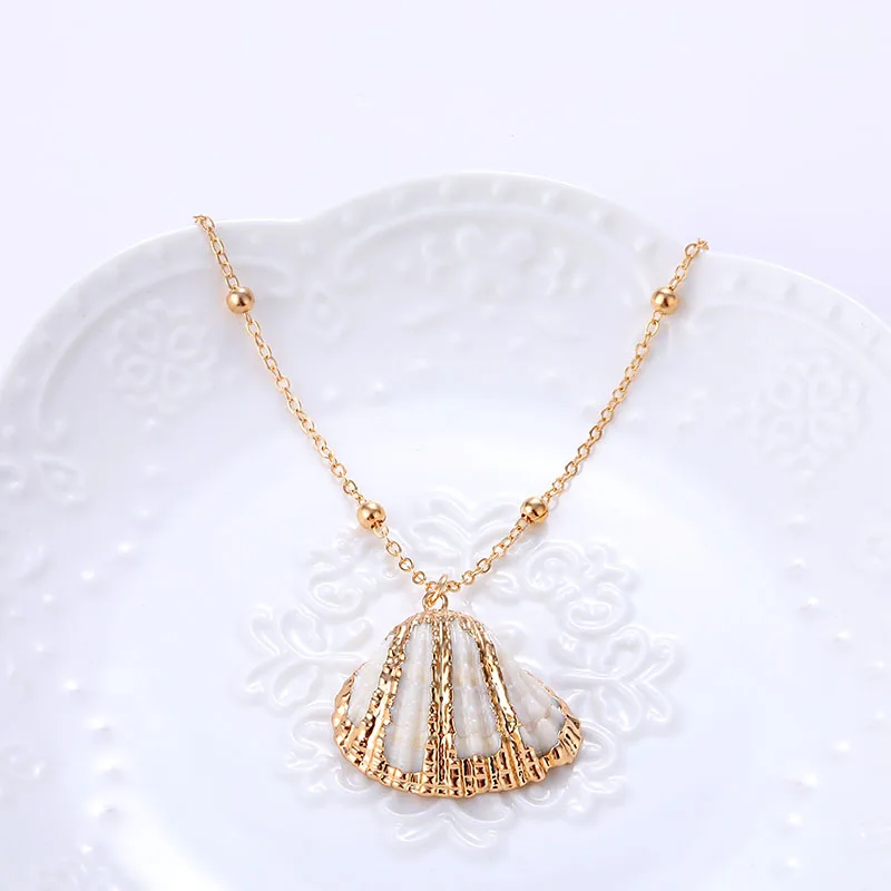 

Hot 2019 Bohemia Conch Shells Necklace Sea Beach Shell Pendant Necklace For Women Female Shell Cowrie Summer Party Gift Jewelry