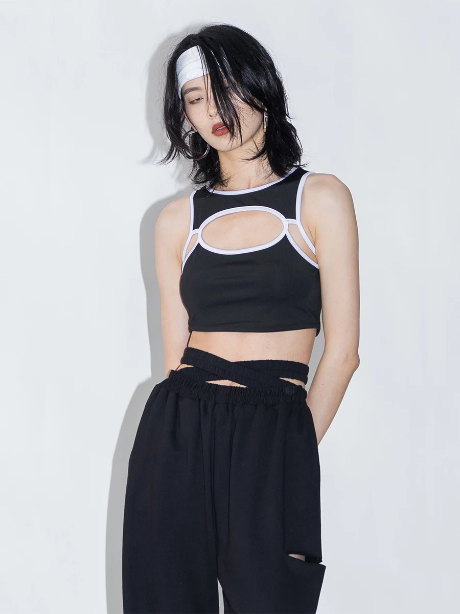 

Ourhour Black And White Contrast Color Outer Wear Short Vest Women's Slim Hollow Inner Jacket