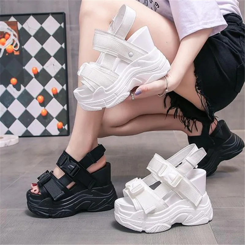 Сандалии женские на танкетке босоножки толстой подошве модная повседневная