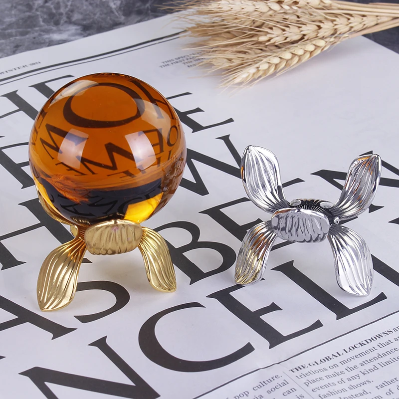 

1 PC Gold/Silver Metal Flower Shape Base Figurine Crystal Ball Base Photography Props Display Holder Stand Home Decoration
