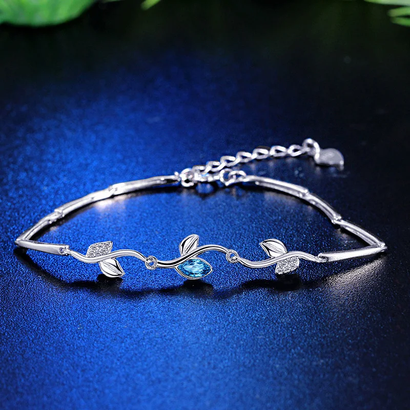 

Женский серебряный браслет из серебра 925 пробы с цирконом