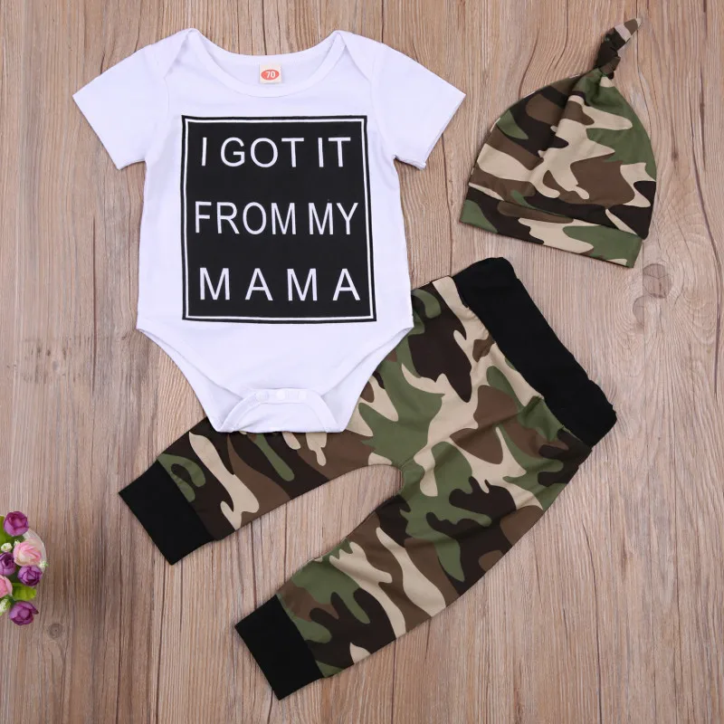 

Комбинезон для новорожденных, летний комплект из трех предметов, комбинезон с коротким рукавом и буквенным принтом, брюки и шапочка камуфля...