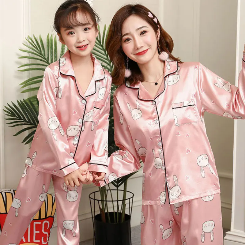 Модные одинаковые комплекты для семьи шелковые Детские пижамы с длинными
