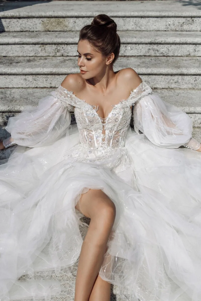 

Boho Sexy Lace Appliques Wedding Dresses Off Shoulder Crystal Sequins Bridal Gowns Tulle Backless Princess Wedding Party Gowns