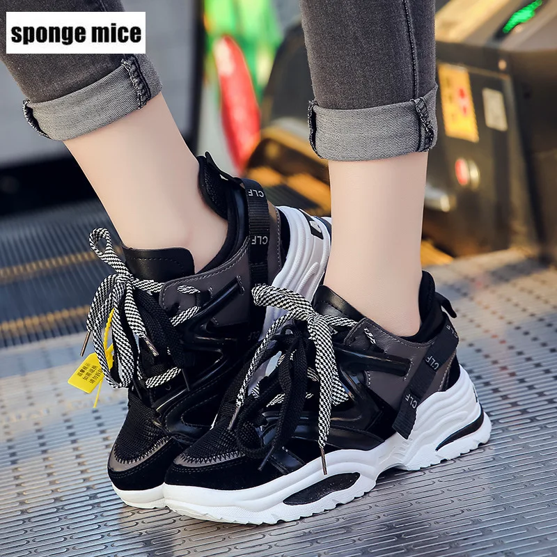 Новинка 2019 года белые туфли на танкетке женские кроссовки платформе