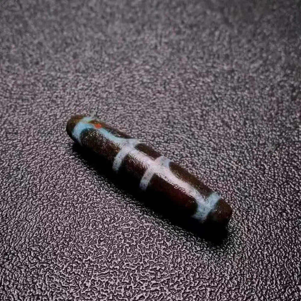 

202011 Tibetan ancient xiangxiong totem cinnabar agate dzi red spots blue bead green Five Eyes Treasures angas pedras naturais