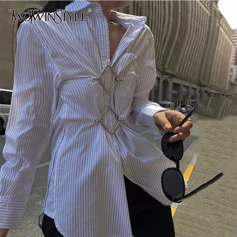 TWOTWINSTYLE Туника полосатая блузка для женщин с отворотом повседневная Лоскутная