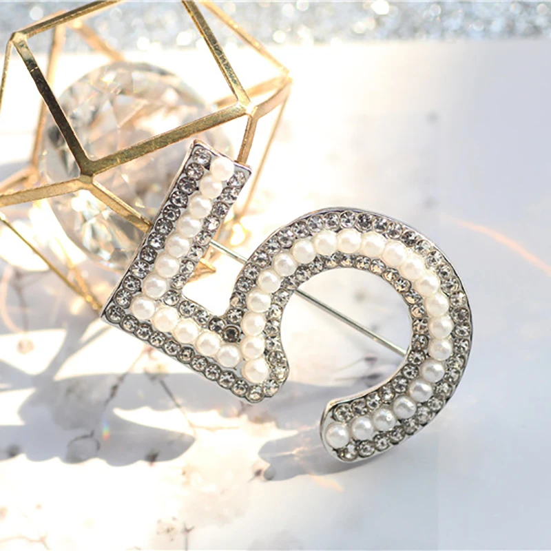 Стразы жемчуг большая буква 5 брошь ручная работа модный бренд броши булавка для