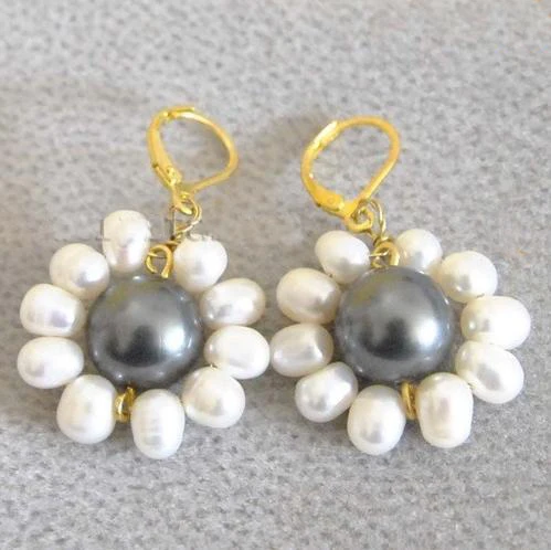 

New Favorite Real Pearl Earrings White Cultured Pearl Black Shell Sunflower Gold Dangle Earrings Wedding Jewelry Lady Gift