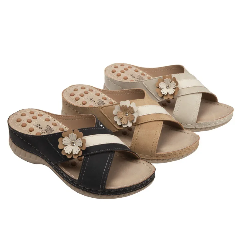 

Leisure slope with massage flower sandals, beach vacation female sandals