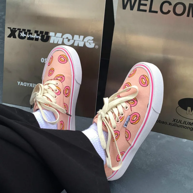 Шикарная парусиновая обувь для девушек Сезон весна-осень Милые кроссовки с