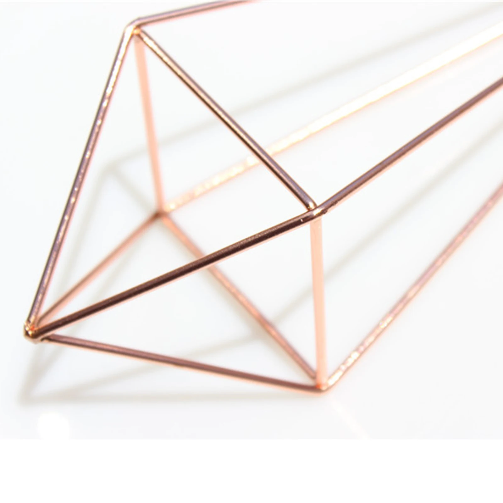 

Modern Rustic Art Hanging Plant Hanger Holder Garden Metal Geometric Flower Stand Stainless Steel Plant Support