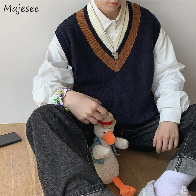 

Casual Sweater Vests Men V-neck Loose Simple Autumn Warm Sleeveless Jumpers Male Preppy Style Ins Fashion Classic Retro Students